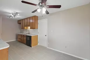 2925 Portales Dr, Fort Worth, TX 76116 - Photo 9