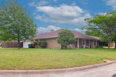 304 Johnston Boulevard, Waxahachie, TX 75165 - Photo 3