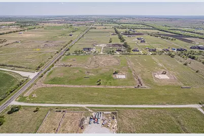 12588 Flow, Krum, TX 76249 - Photo 15