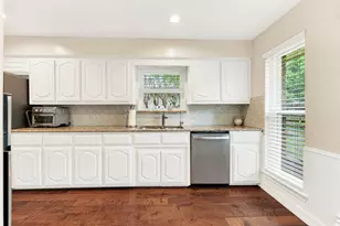 2804 Meadowbrook Dr, Plano, TX 75075 - Photo 9