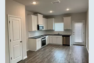 1135 Rusk Way, Lewisville, TX 75077 - Photo 5