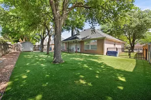 1221 Highcrest Dr, Burleson, TX 76028 - Photo 7