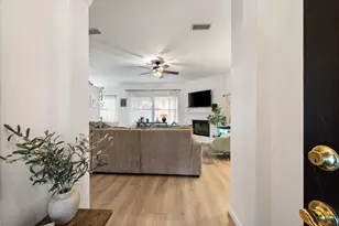 1221 Highcrest Dr, Burleson, TX 76028 - Photo 9