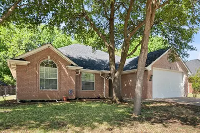 1221 Highcrest Drive, Burleson, TX 76028 - Photo 3