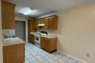 4504 Mizzenmast Ct, Fort Worth, TX 76135 - Photo 3