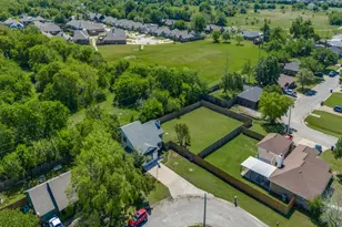 401 N Sierra Trail, Pilot Point, TX 76258 - Photo 5