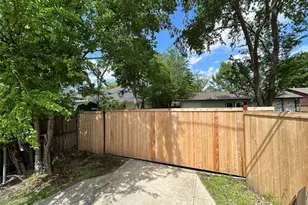 9620 Dale Glade Dr, Dallas, TX 75217 - Photo 5