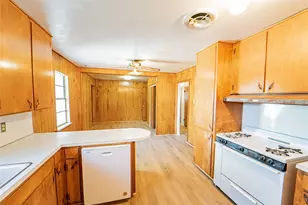 1304 Sycamore St, Breckenridge, TX 76424 - Photo 15