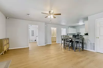 107 S Crawford Street #2, Denton, TX 76205 - Photo 9