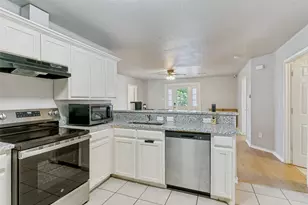 107 S Crawford St, Denton, TX 76205 - Photo 11