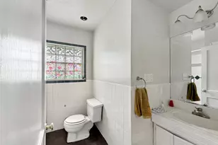 2831 W Clarendon Dr, Dallas, TX 75211 - Photo 11