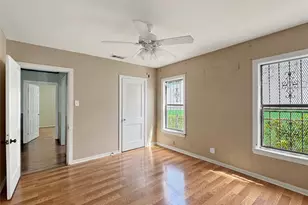 2831 W Clarendon Dr, Dallas, TX 75211 - Photo 5