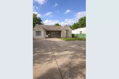 2831 W Clarendon Drive, Dallas, TX 75211 - Photo 1