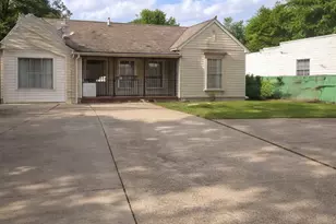 2831 W Clarendon Dr, Dallas, TX 75211 - Photo 1