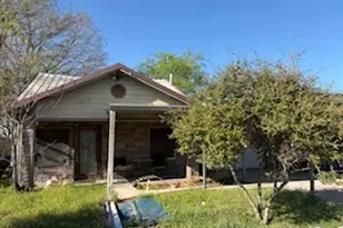 1129 E Palestine St, Mexia, TX 76667 - Photo 3