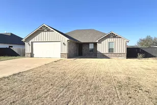 316 W James St, Mabank, TX 75147 - Photo 1