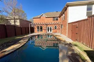 2406 Manchester Dr, Carrollton, TX 75006 - Photo 5