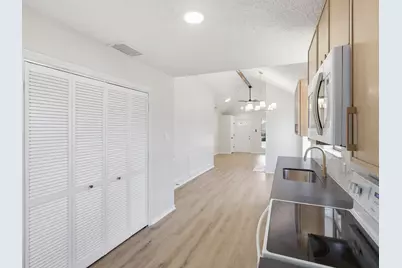 749 Red Oak Drive, Lewisville, TX 75067 - Photo 9