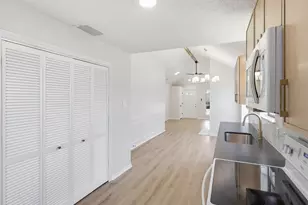 749 Red Oak Dr, Lewisville, TX 75067 - Photo 9