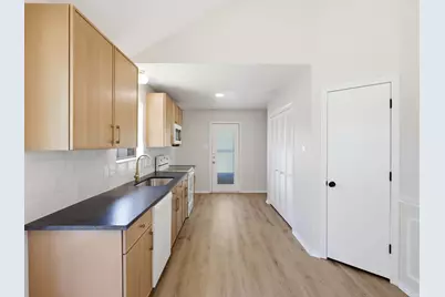 749 Red Oak Drive, Lewisville, TX 75067 - Photo 5