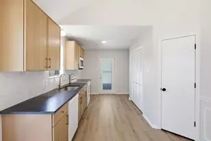 749 Red Oak Dr, Lewisville, TX 75067 - Photo 5