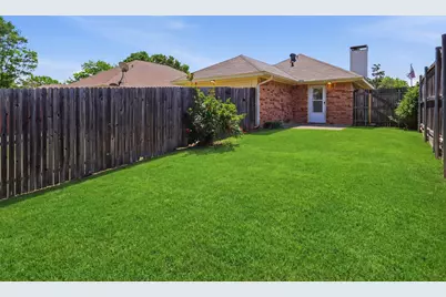 749 Red Oak Drive, Lewisville, TX 75067 - Photo 17