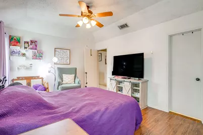 809 Castleview Drive, Arlington, TX 76001 - Photo 33