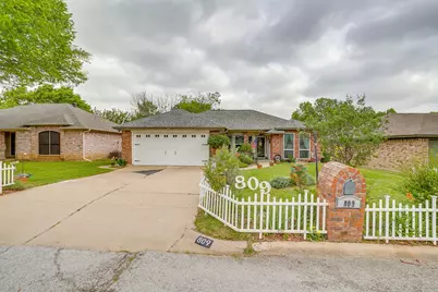 809 Castleview Drive, Arlington, TX 76001 - Photo 1