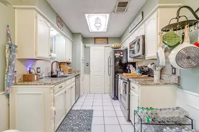 809 Castleview Drive, Arlington, TX 76001 - Photo 21