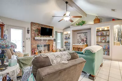 809 Castleview Drive, Arlington, TX 76001 - Photo 13