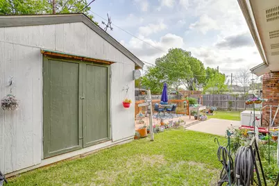 809 Castleview Drive, Arlington, TX 76001 - Photo 37