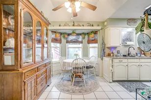 809 Castleview Dr, Arlington, TX 76001 - Photo 17