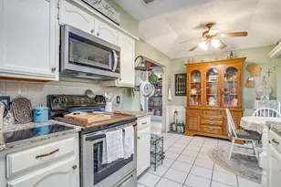 809 Castleview Dr, Arlington, TX 76001 - Photo 25