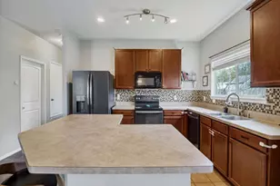 210 Silver Spur Dr, Waxahachie, TX 75165 - Photo 9