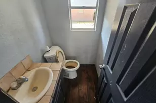 644 W Ligustrum Blvd, Robstown, TX 78380 - Photo 13