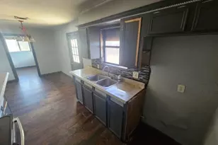 644 W Ligustrum Blvd, Robstown, TX 78380 - Photo 7