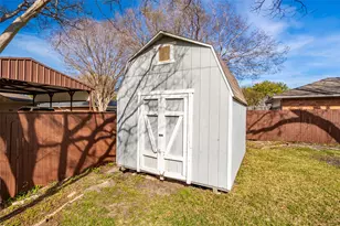 921 Bromwich St, Garland, TX 75040 - Photo 31