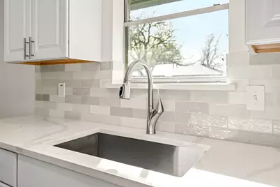 921 Bromwich Street, Garland, TX 75040 - Photo 9