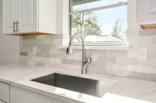 921 Bromwich St, Garland, TX 75040 - Photo 9