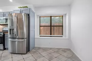 715 Hinsdale Dr, Arlington, TX 76006 - Photo 13