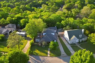 1439 Junior Dr, Dallas, TX 75208 - Photo 35