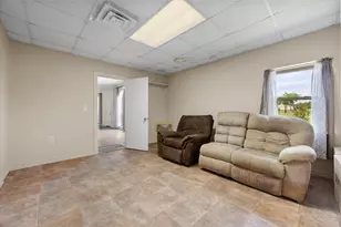 2101 Ridge View Dr, Cleburne, TX 76033 - Photo 11