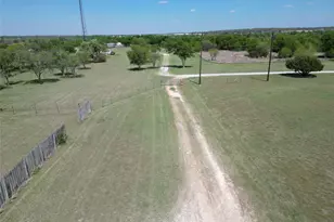 2101 Ridge View Dr, Cleburne, TX 76033 - Photo 3
