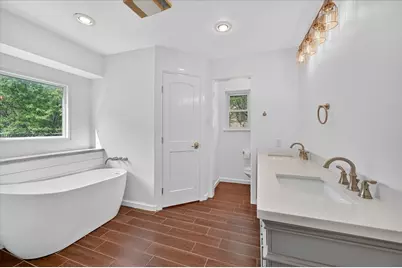 409 Willow Ridge Court, Fort Worth, TX 76103 - Photo 17