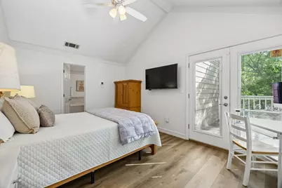 217 Cimarron Trail #5, Irving, TX 75063 - Photo 17