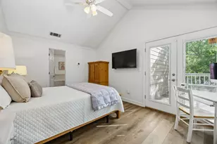 217 Cimarron Trail, Irving, TX 75063 - Photo 17