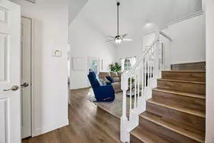 217 Cimarron Trail, Irving, TX 75063 - Photo 5