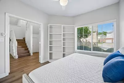 217 Cimarron Trail #5, Irving, TX 75063 - Photo 3