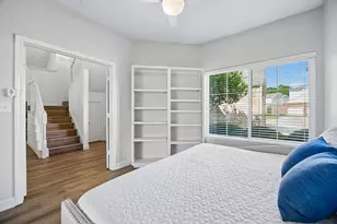 217 Cimarron Trail, Irving, TX 75063 - Photo 3