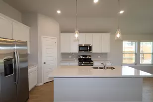 1013 Fairfax Ct, Crowley, TX 76036 - Photo 3